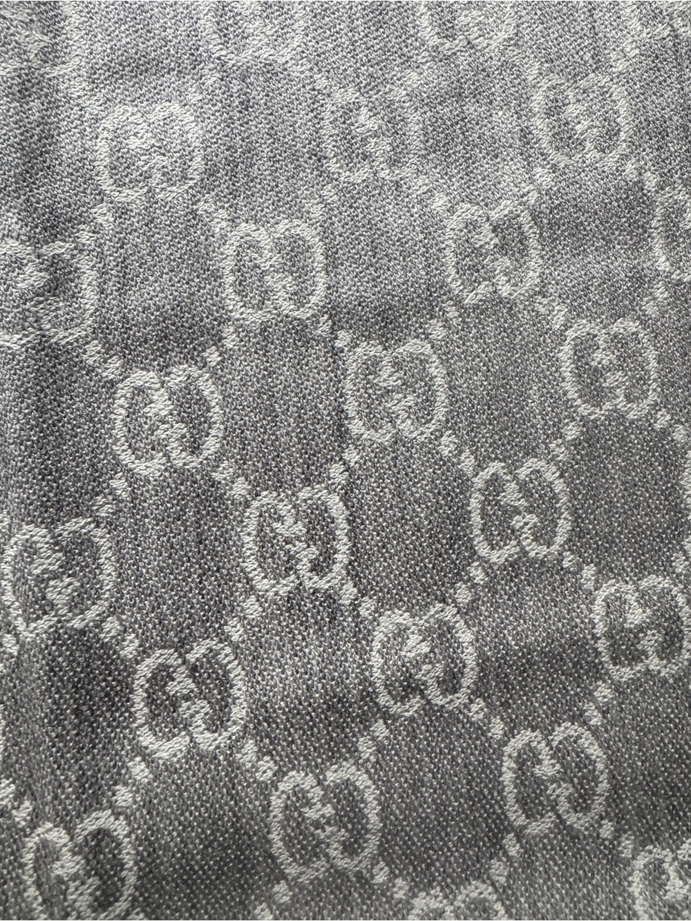 Authentic New Gucci GG women's wool Scarf Shawl Stole made in Italy Gray Unisex - Picture 4 of 7